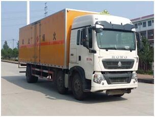 中國重汽9.4米爆破器材運輸車