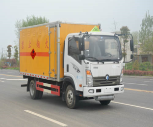 重汽王牌易燃液體廂式運輸車