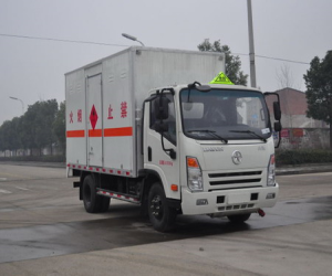 大運牌易燃?xì)怏w廂式運輸車